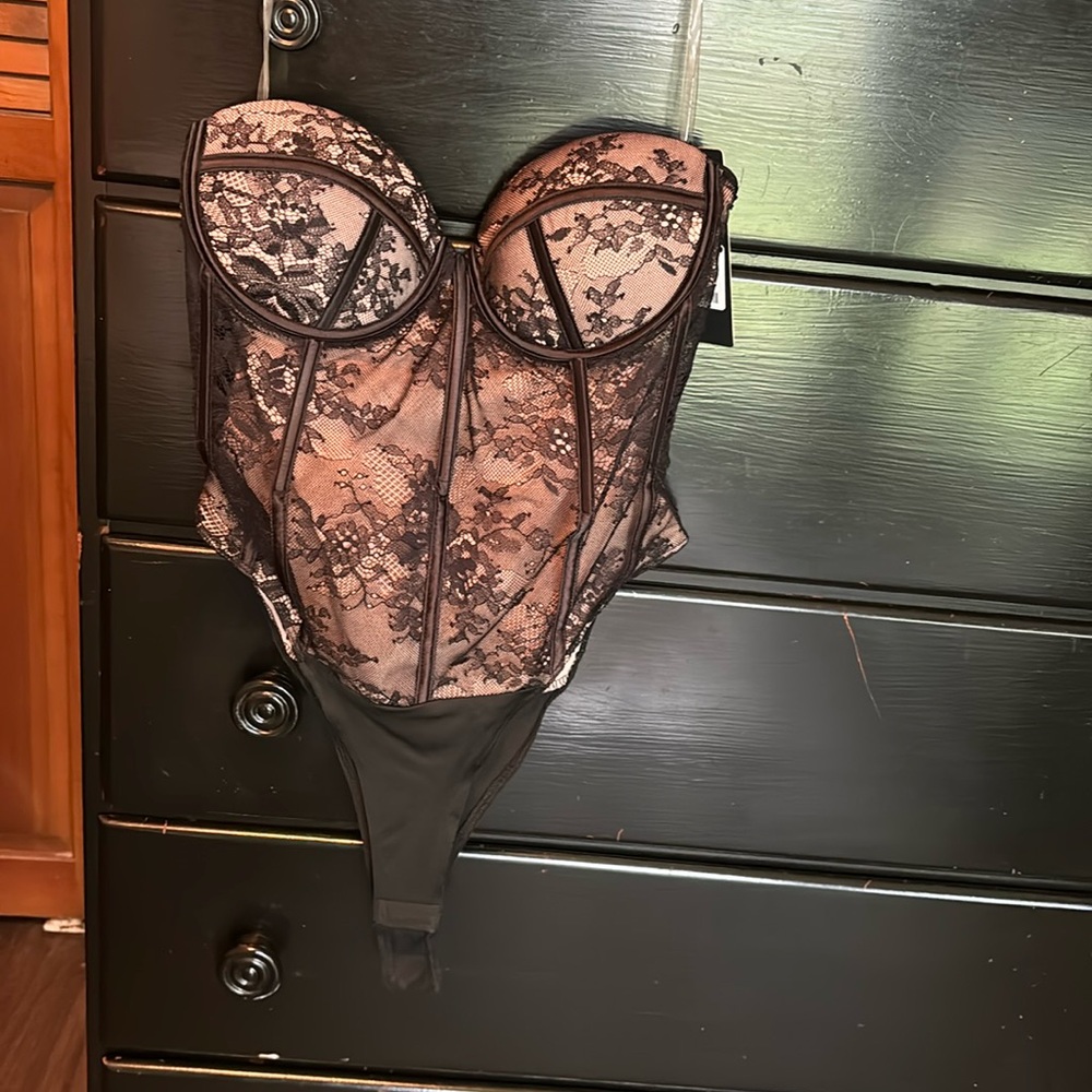 Fashion Nova New with tag lace black and nude body suit
